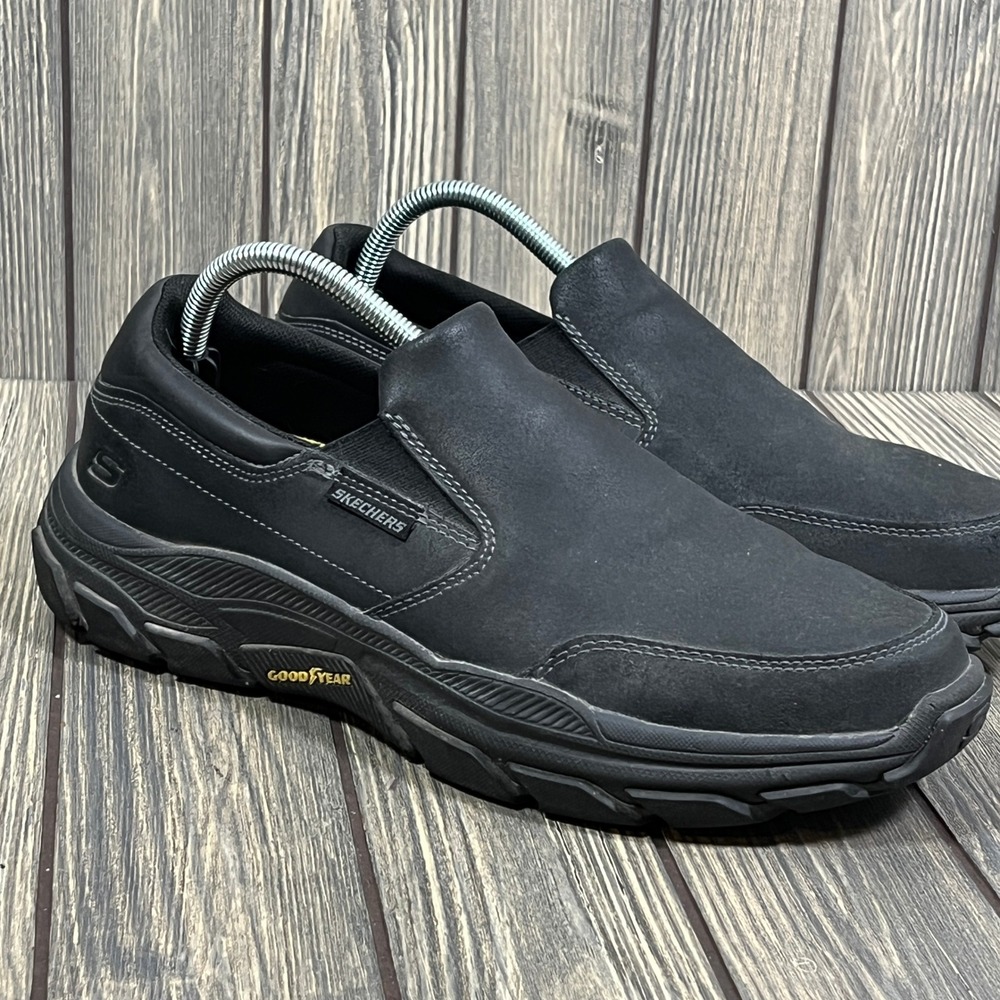 Skechers Relaxed Fit Slip On Shoes Men 9.5 Black Leather Goodyear Steady Grip